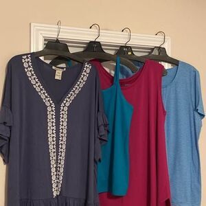 Women’s lot of 4 shirts 1X Short sleeve, tank top and camisole